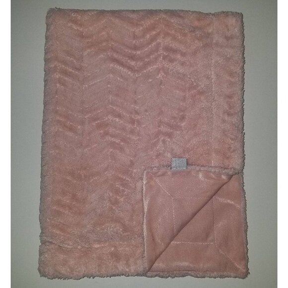 Thro by Marlo Lorenz Solid Pink Chevron Print Embossed Baby Blanket SUPER SOFT - Picture 1 of 5